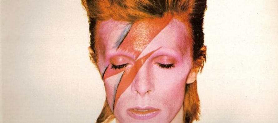 De 11 cruciale momenten uit de carrière van David Bowie (1947-2016) *update*