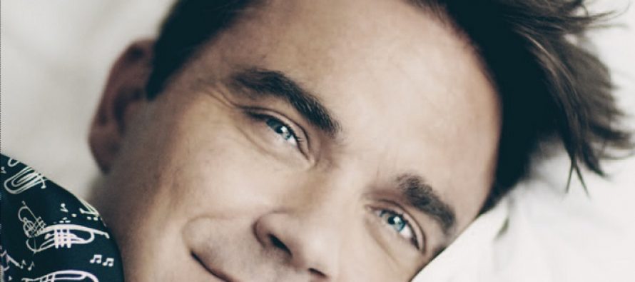 Het persoonlijke en rauwe verhaal over roem, geluk, familie en muziek: ‘Reveal’ Robbie Williams