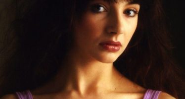 35 jaar geleden: Debuutplaat The Kick Inside van Kate Bush uitgebracht